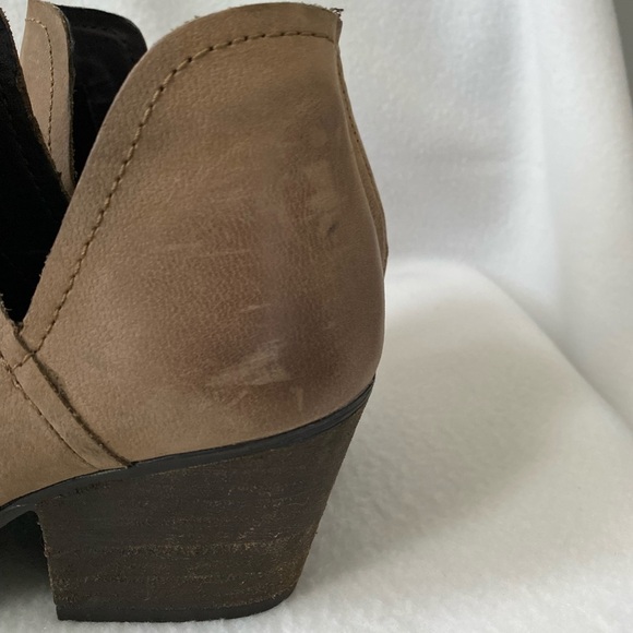 Steve Madden Size 6M Taupe Leather Ankle Boots - Picture 6 of 16